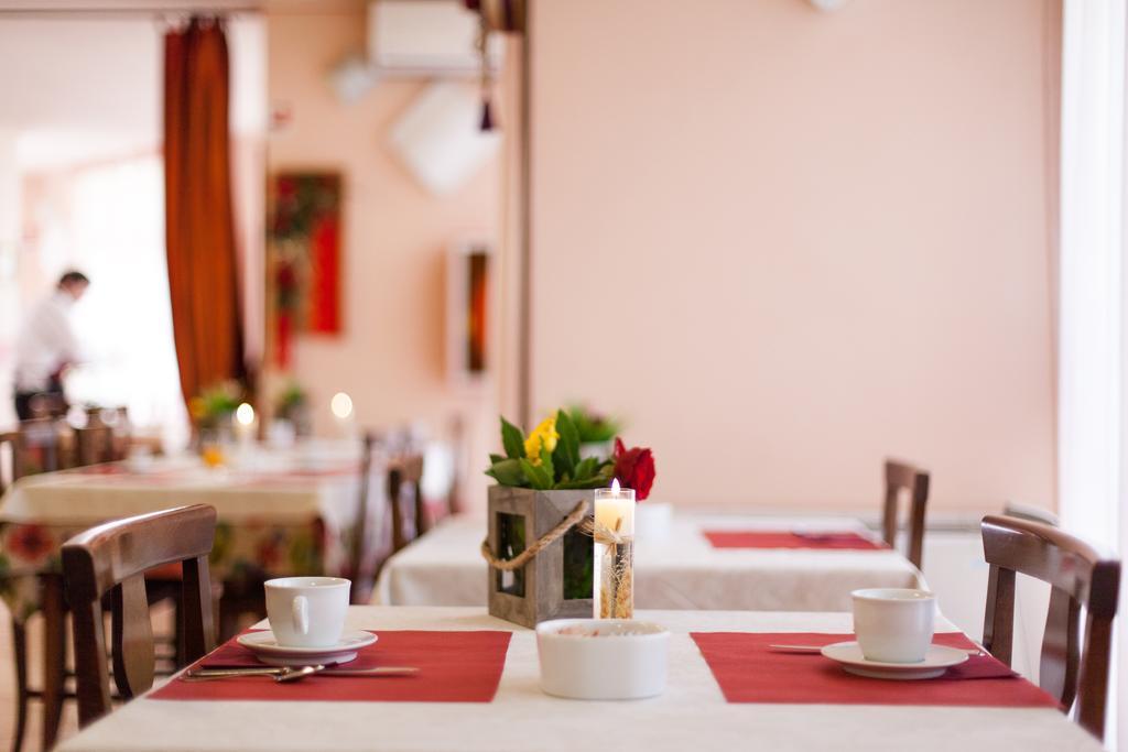 Hotel Fabbrini อับบาเดียซานซัลวาตอเร ภายนอก รูปภาพ