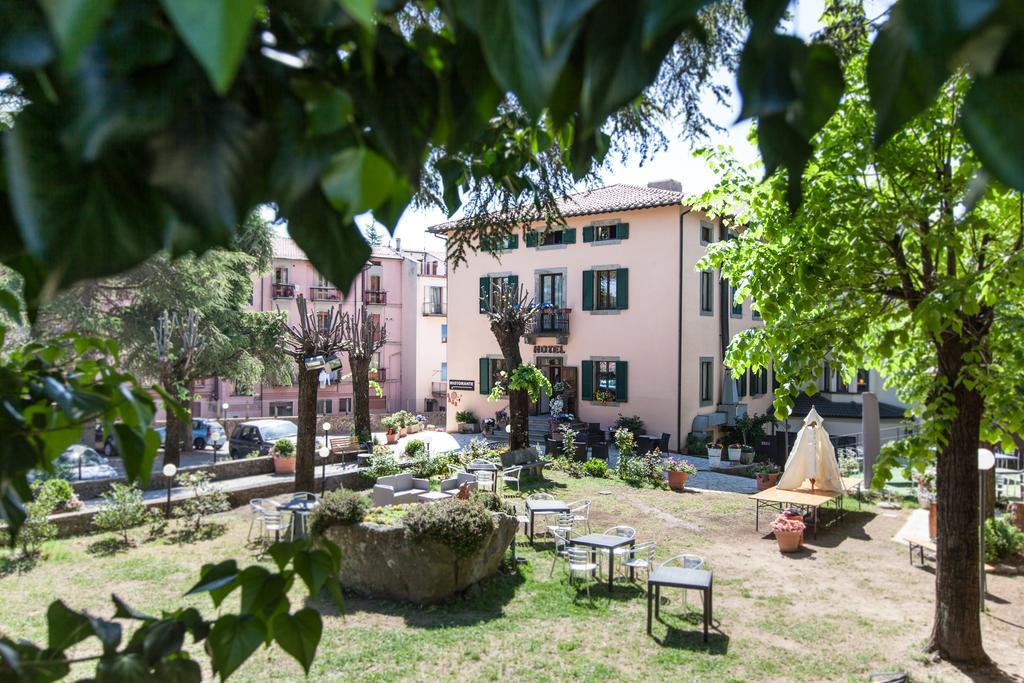 Hotel Fabbrini อับบาเดียซานซัลวาตอเร ภายนอก รูปภาพ