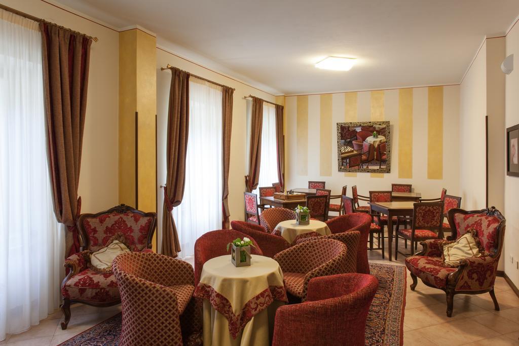 Hotel Fabbrini อับบาเดียซานซัลวาตอเร ภายนอก รูปภาพ