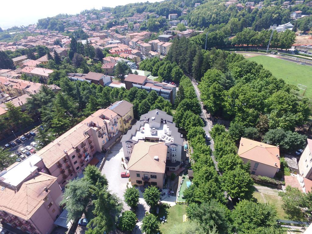 Hotel Fabbrini อับบาเดียซานซัลวาตอเร ภายนอก รูปภาพ