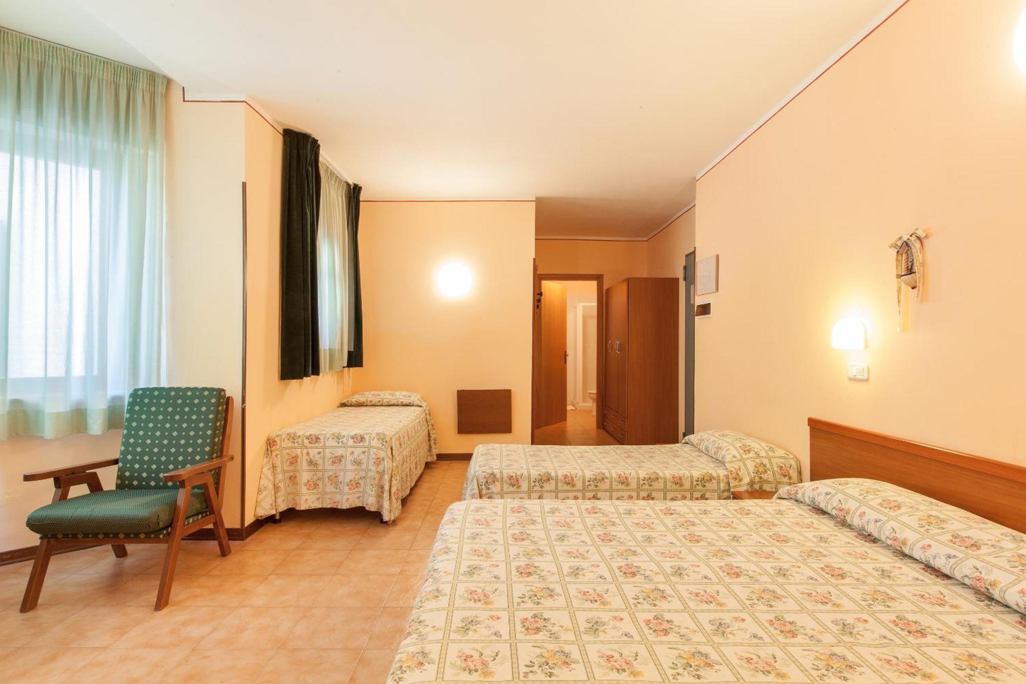 Hotel Fabbrini อับบาเดียซานซัลวาตอเร ภายนอก รูปภาพ